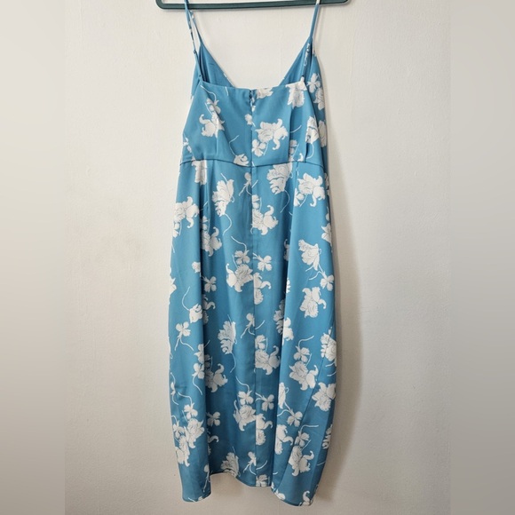 Chelsea28 Sleeveless Faux Wrap Dress
Size 2X - Picture 3 of 6